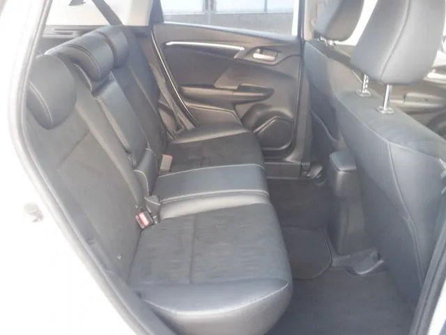 シャトル ハイブリッド(ホンダ)の車両写真