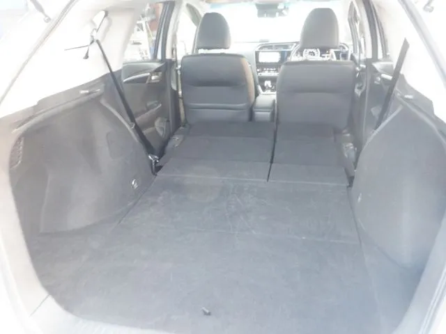 シャトル ハイブリッド(ホンダ)の車両写真