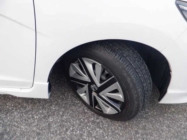 シャトル ハイブリッド(ホンダ)の車両写真