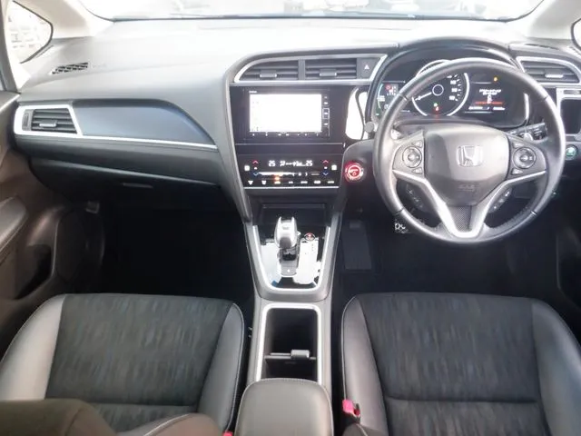 シャトル ハイブリッド(ホンダ)の車両写真