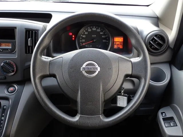 ＮＶ２００バネットバン（ニッサン）の車両写真