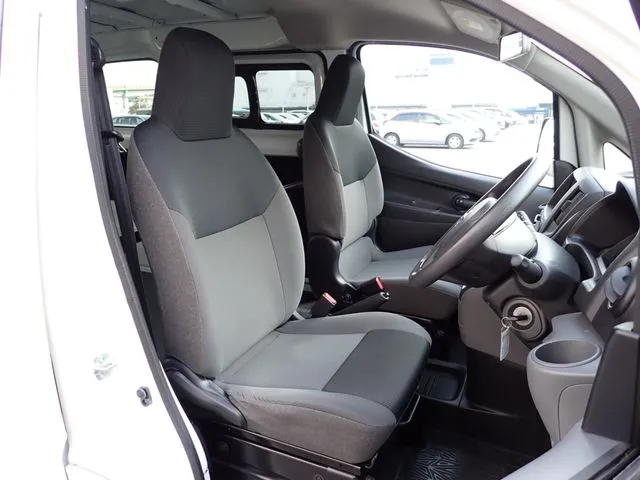 ＮＶ２００バネットバン（ニッサン）の車両写真