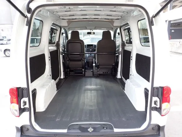 ＮＶ２００バネットバン（ニッサン）の車両写真