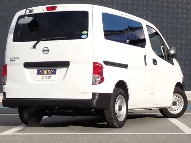 ＮＶ２００バネットバン（ニッサン）の車両写真