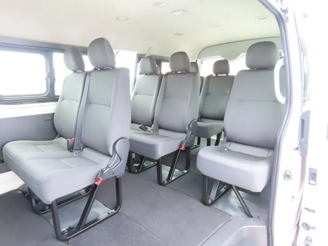 トヨタ　ハイエースワゴン