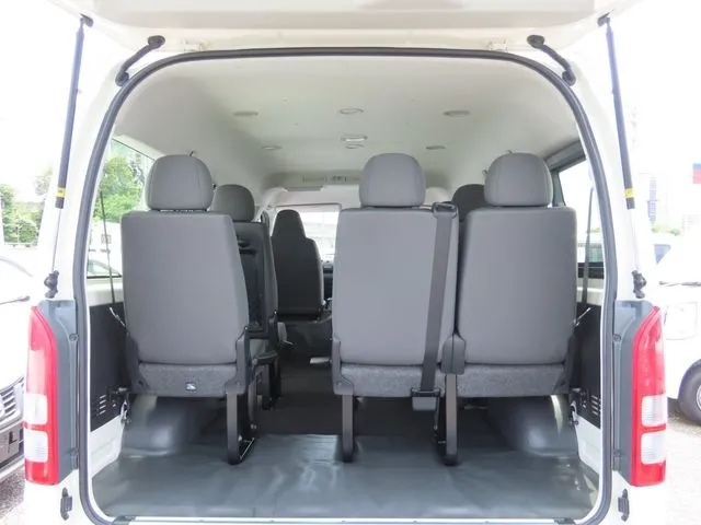 トヨタ　ハイエースワゴン