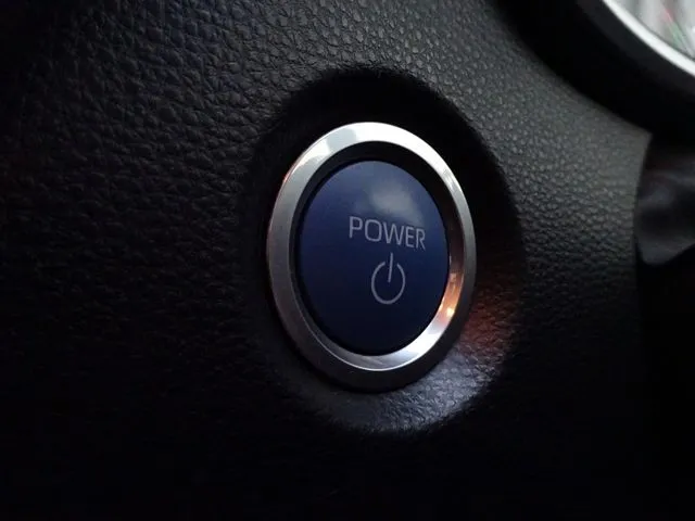 カローラ　ツーリング　ハイブリッド（トヨタ）の車両写真