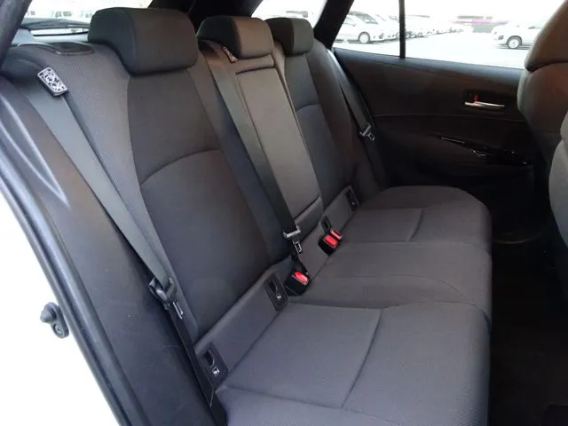 カローラ　ツーリング　ハイブリッド（トヨタ）の車両写真