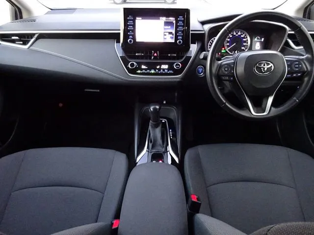 カローラ　ツーリング　ハイブリッド（トヨタ）の車両写真