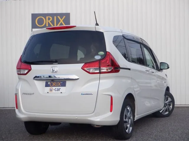 フリードプラス ハイブリッド 4WD(ホンダ)の車両写真