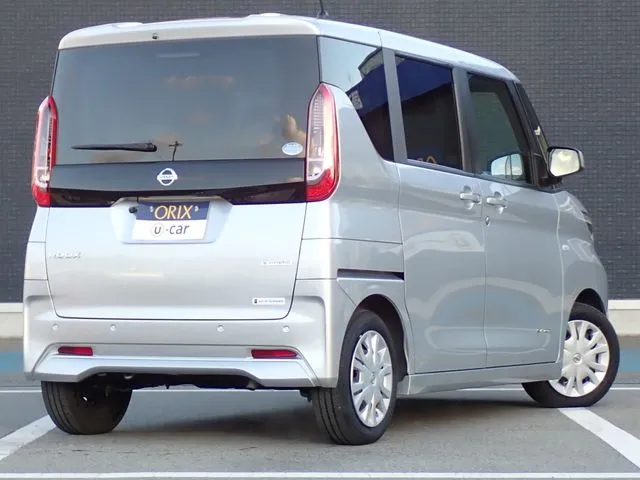 ルークス（ニッサン）の車両写真