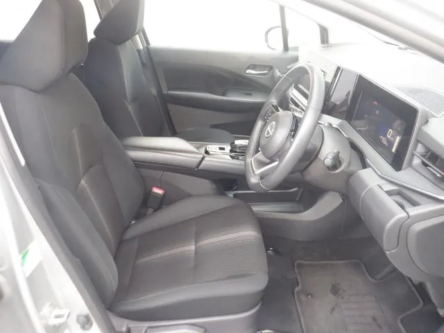 ニッサン ノート 4WD