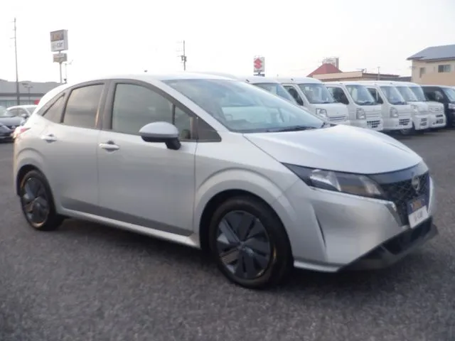 ニッサン ノート 4WD