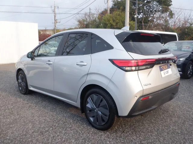 ニッサン ノート 4WD