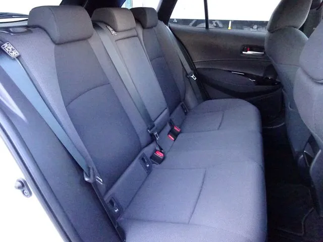 トヨタ　カローラ　ツーリング　ハイブリッド