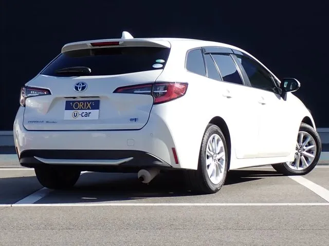トヨタ　カローラ　ツーリング　ハイブリッド