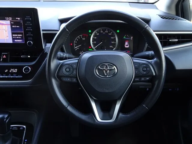 トヨタ　カローラ　ツーリング　ハイブリッド