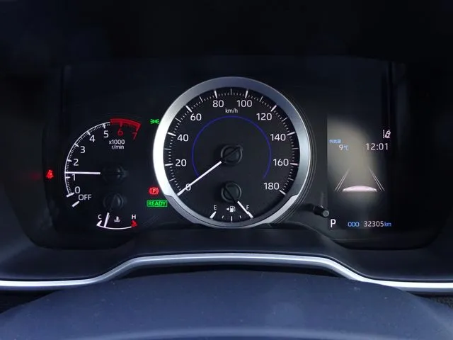 トヨタ　カローラ　ツーリング　ハイブリッド