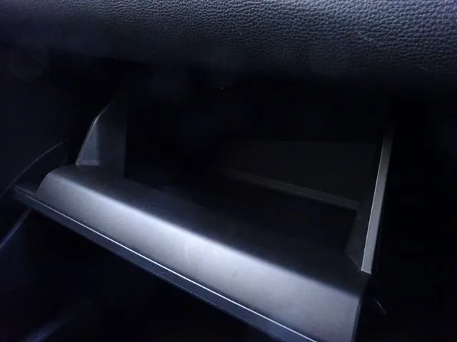 トヨタ　カローラ　ツーリング　ハイブリッド