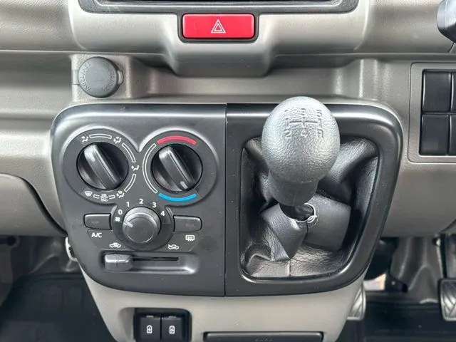 ニッサン　ＮＶ１００クリッパー