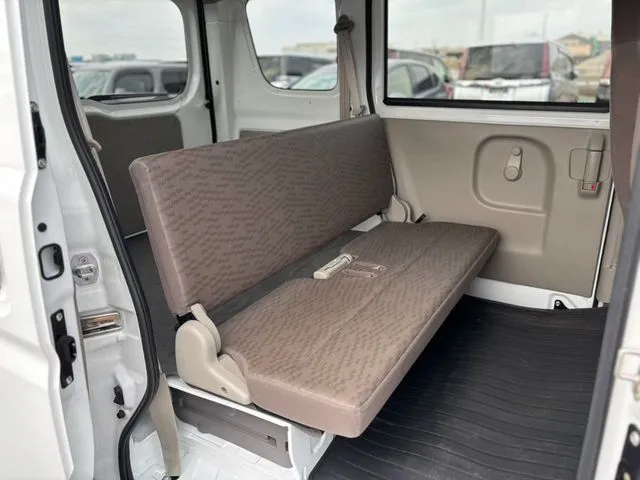 ニッサン　ＮＶ１００クリッパー