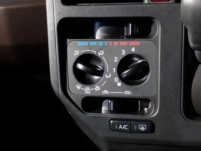 トール　４ＷＤ（ダイハツ）の車両写真