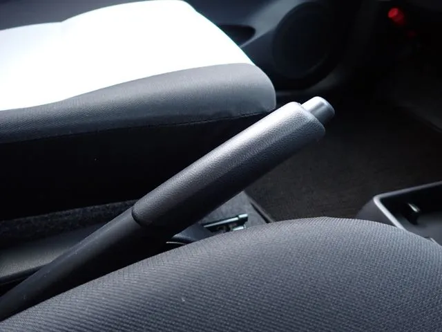 ミラ　イース（ダイハツ）の車両写真