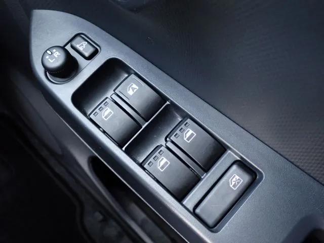 ミラ　イース（ダイハツ）の車両写真