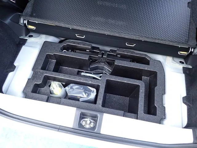 ミラ　イース（ダイハツ）の車両写真