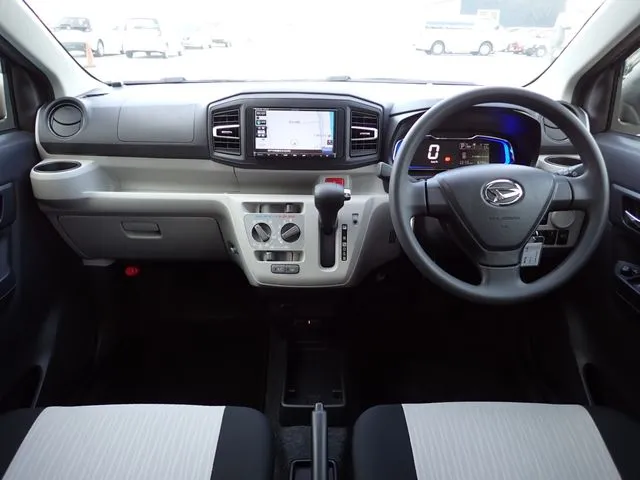 ミラ　イース（ダイハツ）の車両写真
