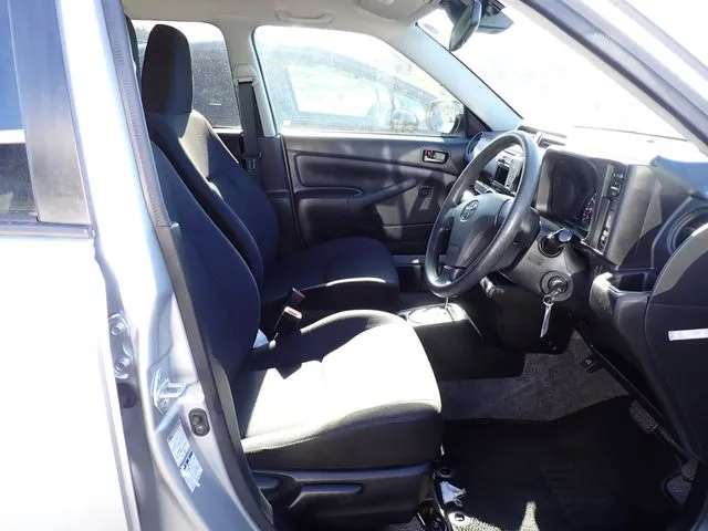 トヨタ　プロボックスバン　４ＷＤ