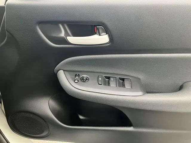 ホンダ フィット e:HEV 4WD