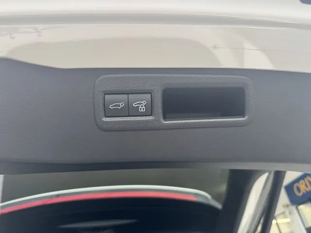 ハリアー ハイブリッド(トヨタ)の車両写真