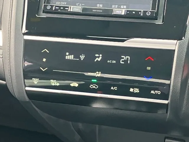 ホンダ　フィット　ハイブリッド　４ＷＤ