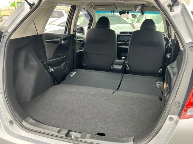 ホンダ　フィット　ハイブリッド　４ＷＤ