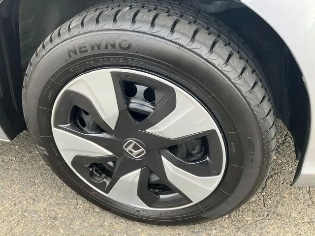 ホンダ　フィット　ハイブリッド　４ＷＤ