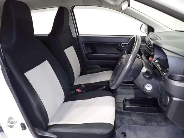 ダイハツ　ミラ　イース