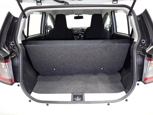 ダイハツ　ミラ　イース