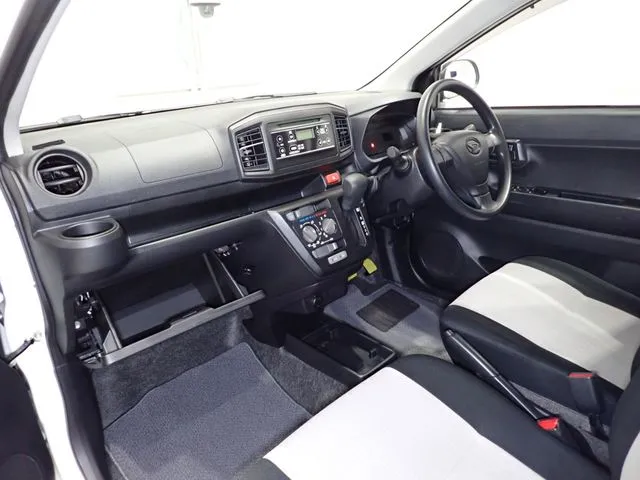 ダイハツ　ミラ　イース