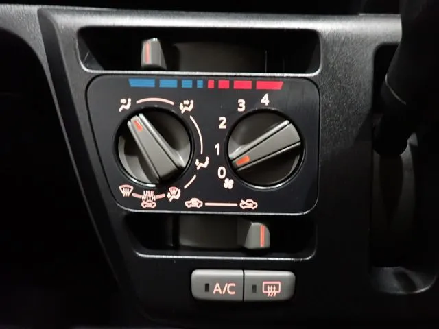 ダイハツ　ミラ　イース