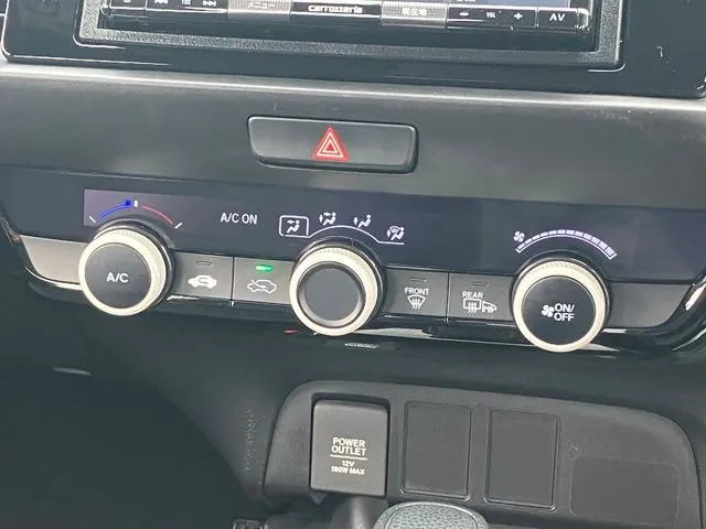 ホンダ　フィット　４ＷＤ