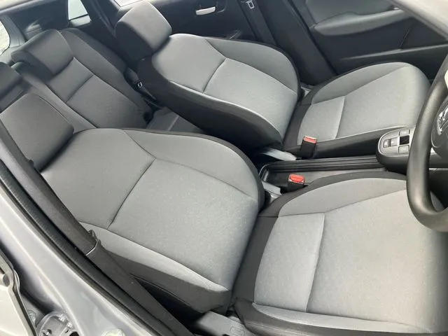 ホンダ　フィット　４ＷＤ