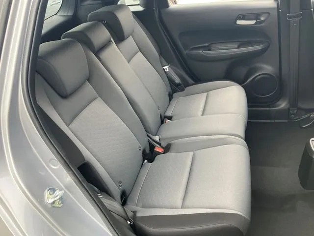 ホンダ　フィット　４ＷＤ