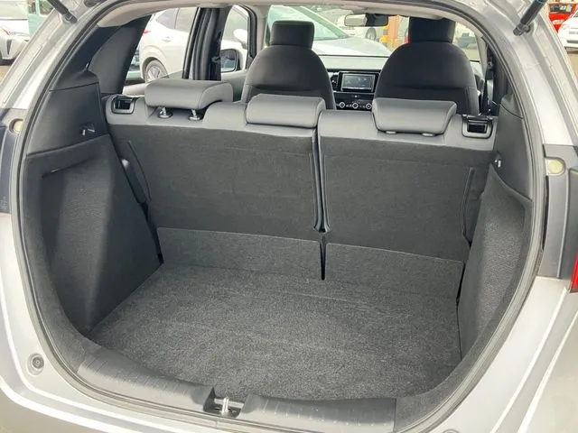 ホンダ　フィット　４ＷＤ