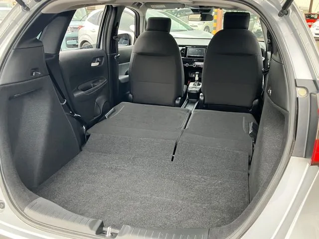 ホンダ　フィット　４ＷＤ