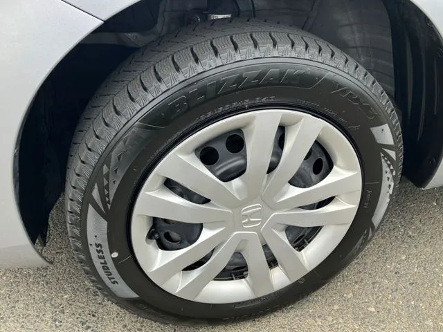 ホンダ　フィット　４ＷＤ