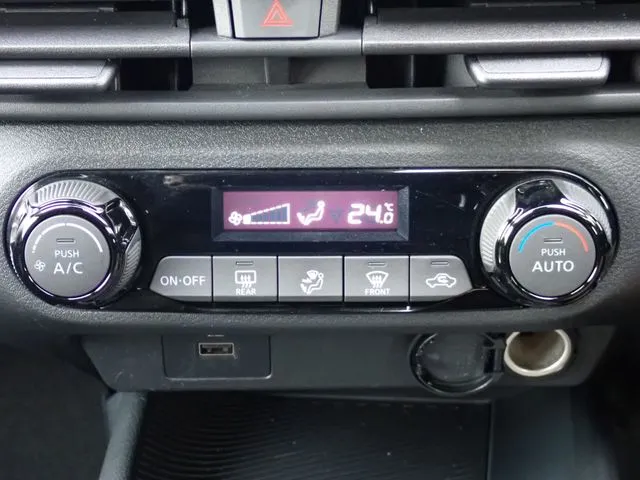 ニッサン　ノート