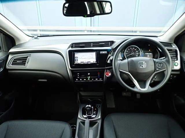 グレイス ハイブリッド(ホンダ)の車両写真