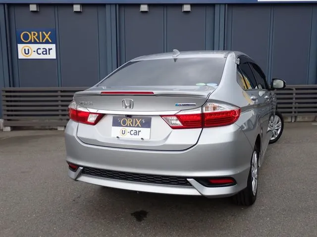 グレイス ハイブリッド(ホンダ)の車両写真