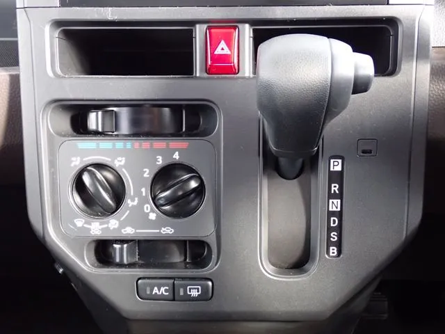 トール（ダイハツ）の車両写真